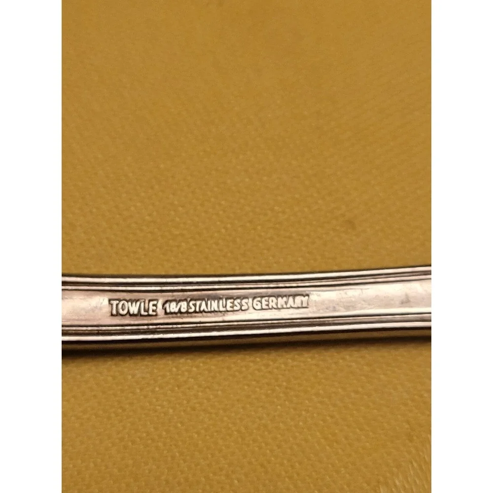 Towle set 18